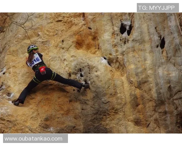 北京攀岩队的包夹战术解析与攀岩热点的深度探讨