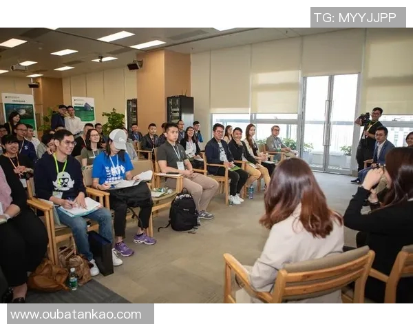 杨芳独家分享足球心得与技巧助你提升球技的秘诀