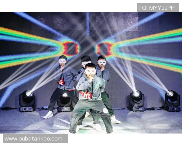 街舞魅力:深入分析北京街舞队的团队协作与创意表达 街舞魅力:深入分析北京街舞队的团队协作与创意表达