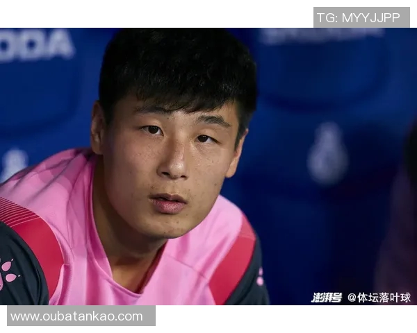 哈维西蒙斯的崛起之路:从青训天才到职业赛场的闪耀明星 哈维西蒙斯的崛起之路:从青训天才到职业赛场的闪耀明星