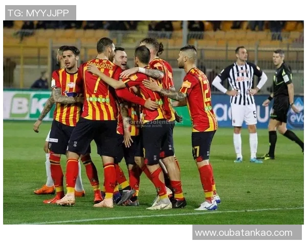 斯帕尔与莱切历史交锋回顾及战绩分析探讨