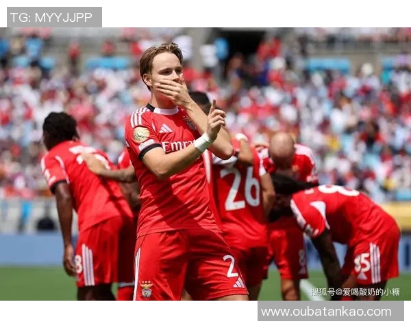 拜仁慕尼黑与AC米兰下半场精彩对决分析与战术解读 拜仁慕尼黑与AC米兰下半场精彩对决分析与战术解读