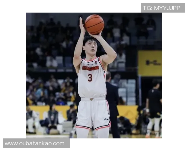 胡明轩的篮球之路：从青涩少年到CBA明星球员的成长故事