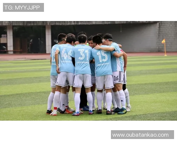 重庆足球队在冠军赛中的强势表现与未来展望分析